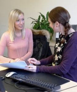 Beratungssituation im ServiceCenter Teilzeitausbildung